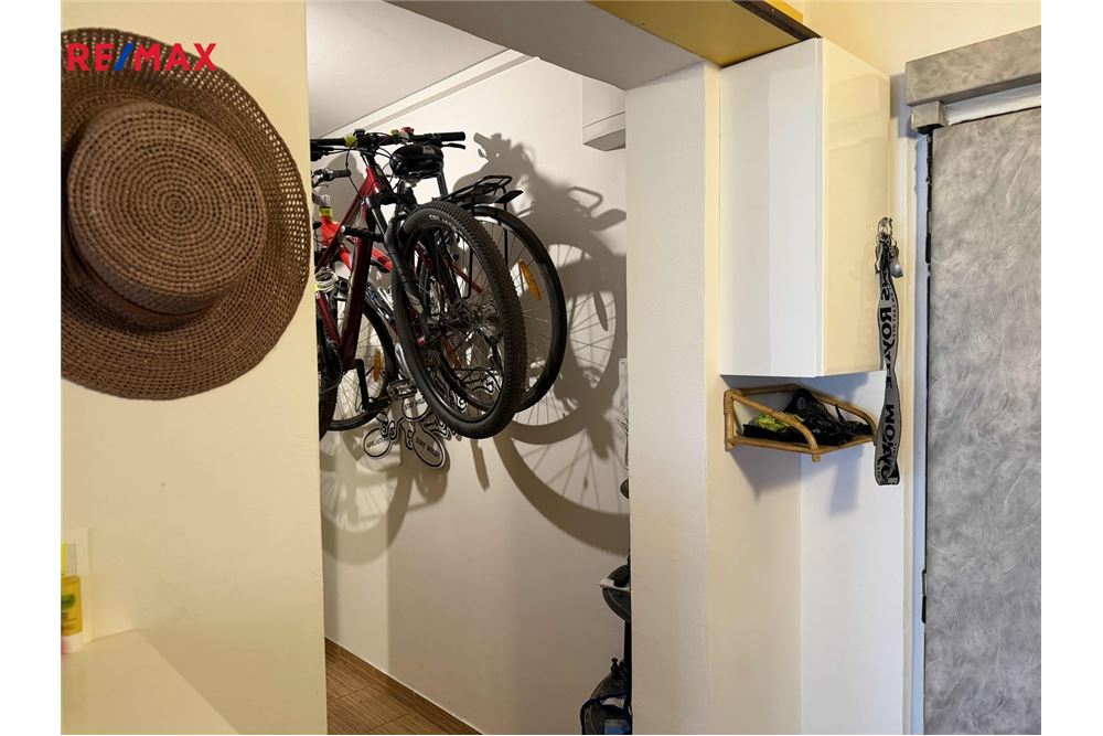 Prédio Habitacional - Apartamento - Praha 8, hl. m. Praha - Czech Republic - 9 - 29234043-6