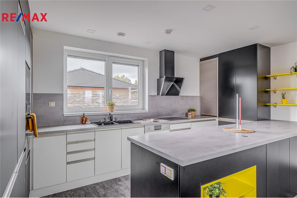 Residential - House - Kolín, Stredocesky region - Czech Republic - 4 - 29288082-160