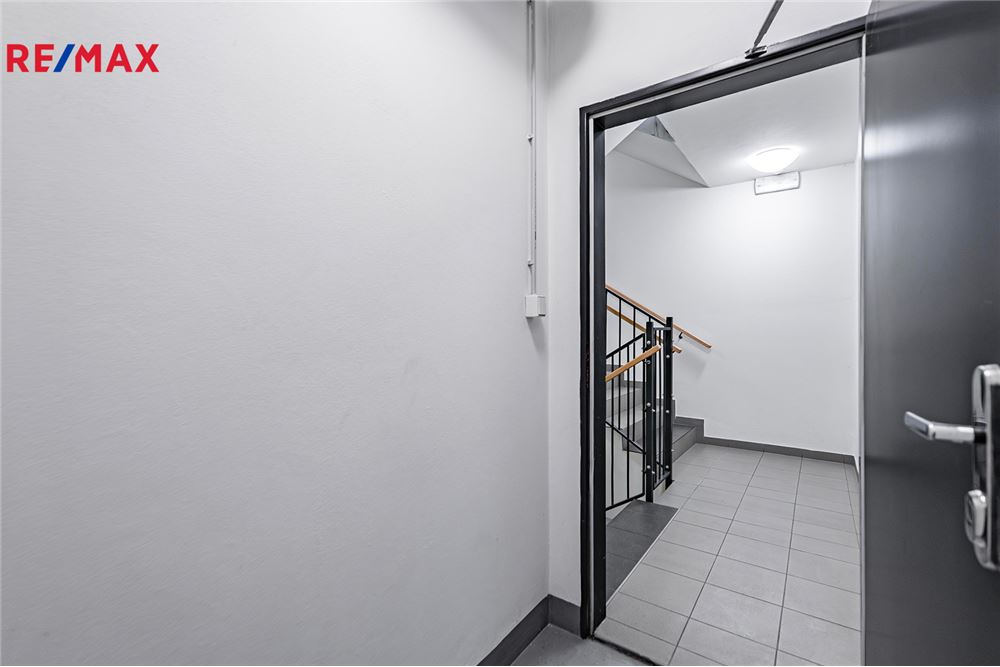 Commercial - Warehouse - Prague 10, City of Prague - Czech Republic - 5 - 29288163-16