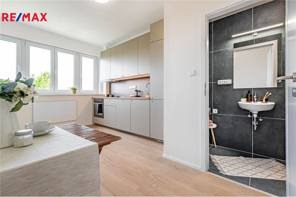 Residential - Condo/Apartment - Prague 4, City of Prague - Czech Republic - 1 - 29288067-82