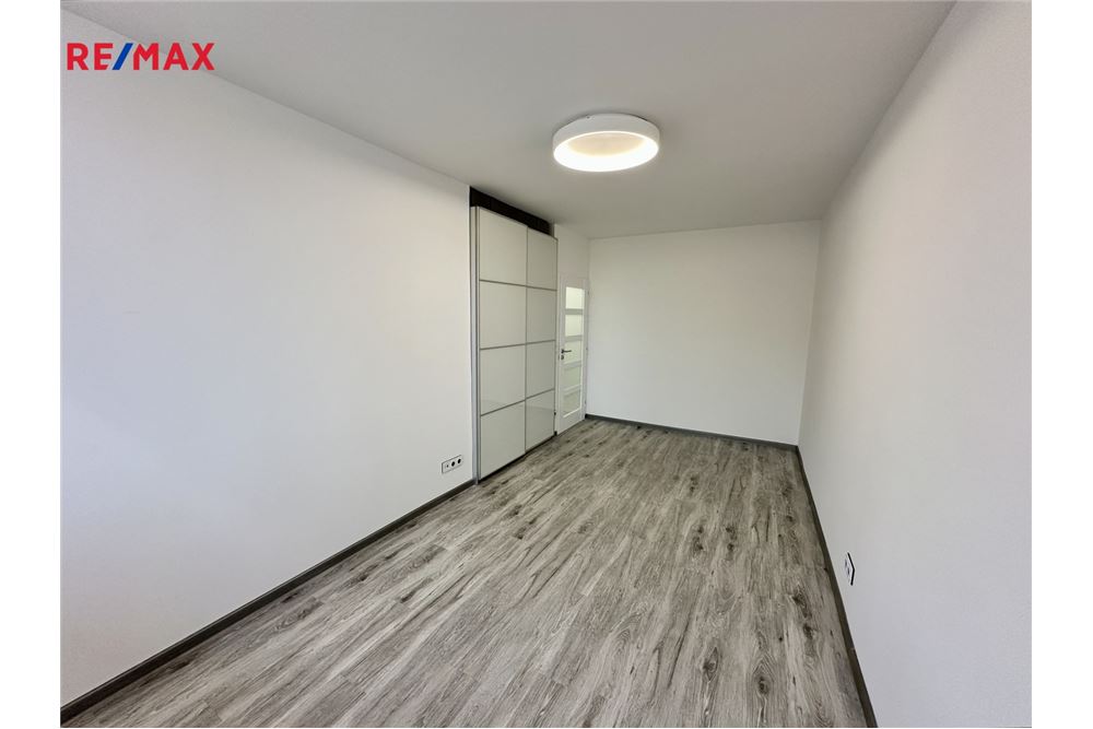 Résidentiel - Appartement - Praha 10, hl. m. Praha - Czech Republic - 11 - 29234019-800