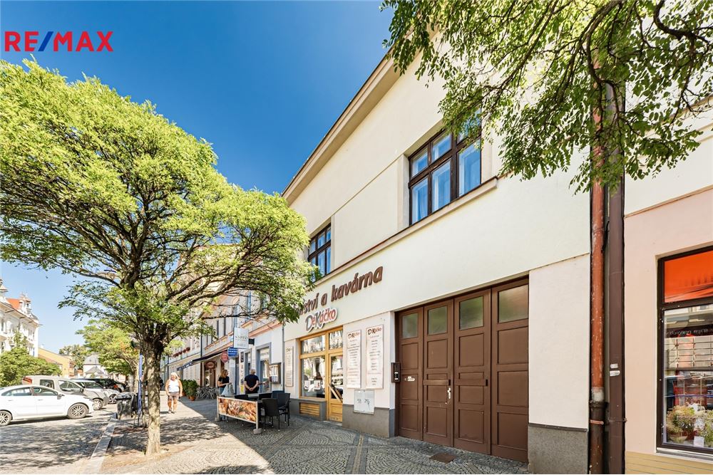 Commercial - Apartment Building - Jindřichův Hradec, Jihocesky region - Czech Republic - 1 - 29288067-74