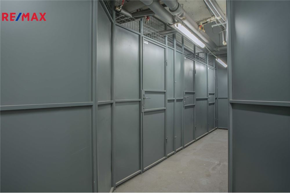 Commercial - Commercial/Retail - Prague 8, City of Prague - Czech Republic - 1 - 29288163-6