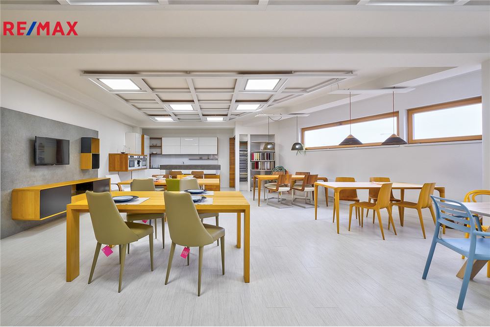 商业 - 购物中心 - Praha 5, hl. m. Praha - Czech Republic - 1 - 29288151-6