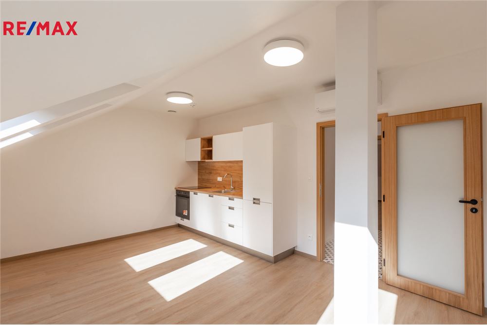 Residential - Condo/Apartment - Prague 8, City of Prague - Czech Republic - 1 - 29234030-323