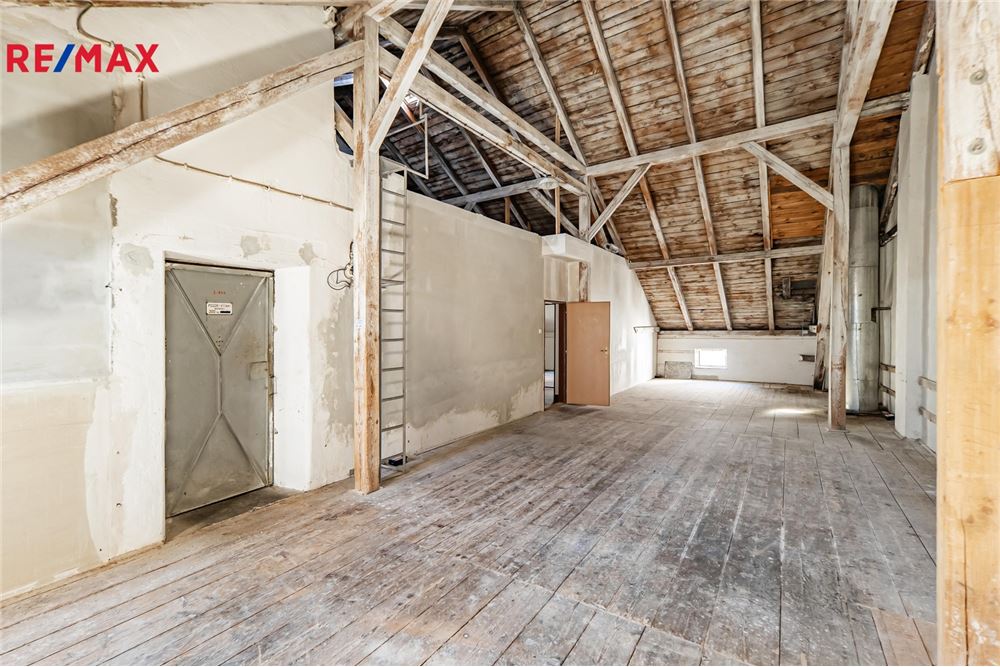 Commercial - Shopping Mall - Jindřichův Hradec, Jihocesky region - Czech Republic - 11 - 29288067-78