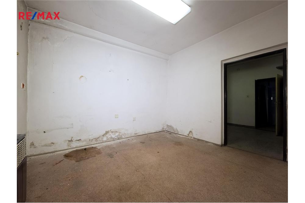 Commercial - Shopping Mall - Jaroměřice nad Rokytnou, Vysocina region - Czech Republic - 6 - 29229017-95