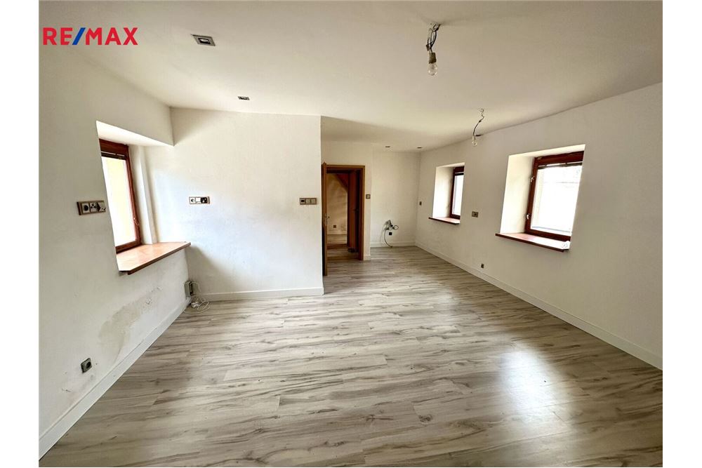 住宅 - 房子 - Praha 8, hl. m. Praha - Czech Republic - 2 - 29234019-810