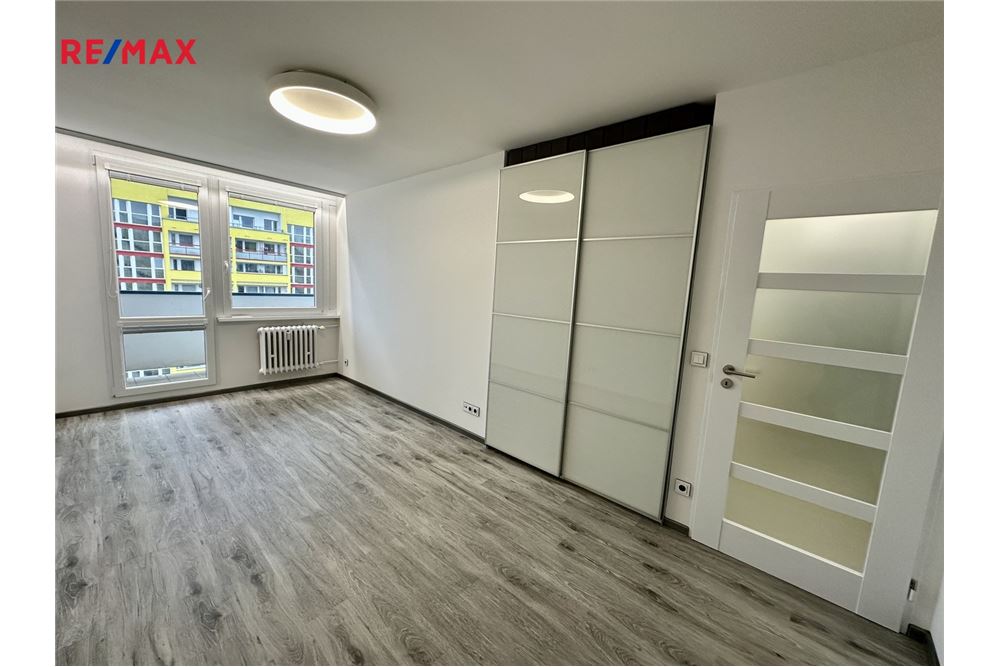 Résidentiel - Appartement - Praha 10, hl. m. Praha - Czech Republic - 10 - 29234019-800