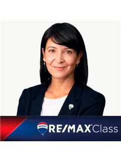Annika Bresciani - RE/MAX Class 8