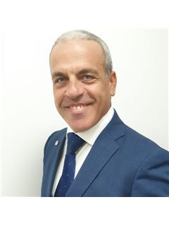 Associate in Training - Silvio Roberto Della Ratta - RE/MAX Futuro Casa
