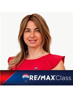 Emanuela Gobbi - RE/MAX Class 8