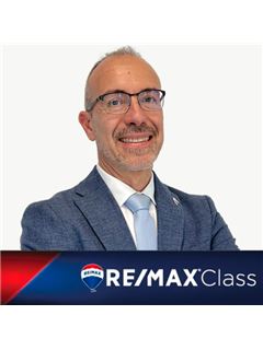 Federico Squarzoni - RE/MAX Class 8