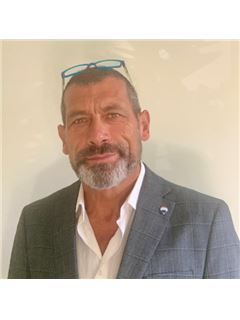 Associate in Training - Riccardo Turturro - RE/MAX Golden House 6