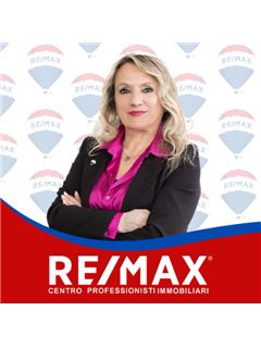 Associate in Training - Anna Carla Panosetti - RE/MAX Centro Professionisti Immobiliari