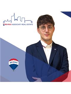 Assistente in formazione - Andrea De Bona - RE/MAX Associati Real Estate