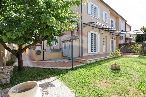 Villa a schiera in vendita roma 31711001 286 Giardino d inverno roma