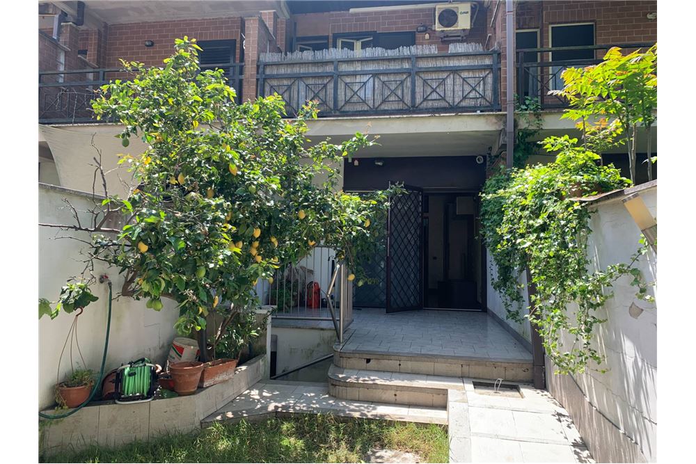 Residential Townhouse Anzio Italy 3215107338 , RE/MAX Global