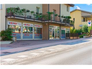 Office of RE/MAX Class 8 - Sirmione