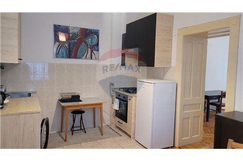 Te Koop-Appartement-Donji grad  -  Donji Grad, Kroatië-300431101-11