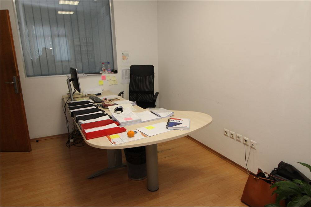 Store With Apt Office For Rent To Let Pescenica Zitnjak Croatia