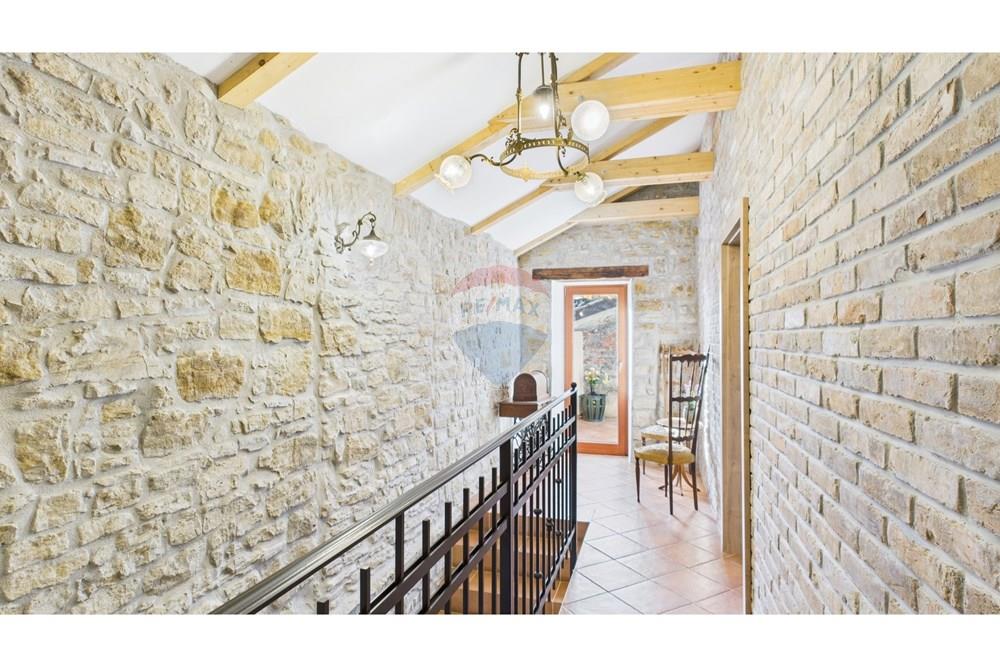 Kuća  - Za prodaju - Buje, Hrvatska - 51.jpg - 300441010-493