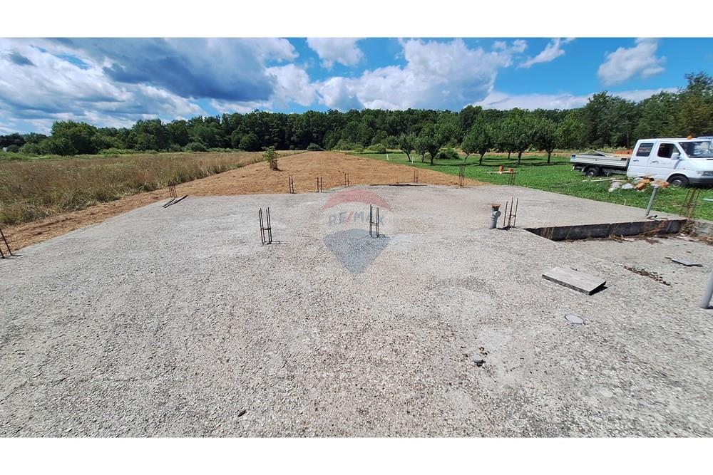 Građevinsko zemljište - Za prodaju - Lekenik, Hrvatska - WhatsApp Slika 2025-07-18 u 21.36.06_fc088628.jpg - 300761006-26