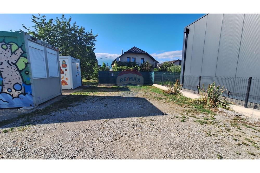 Građevinsko zemljište - Za prodaju - Petrinja, Hrvatska - 20250717_174424.jpg - 300761001-274