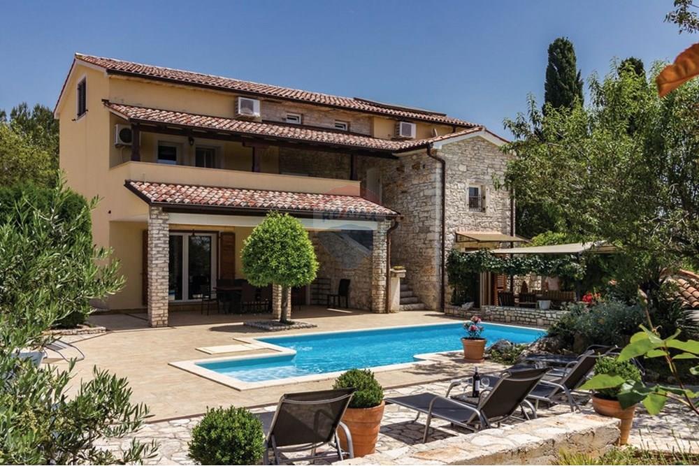 Kuća  - Za prodaju - Barban, Hrvatska - cil691_pool_01.jpg - 300291006-763