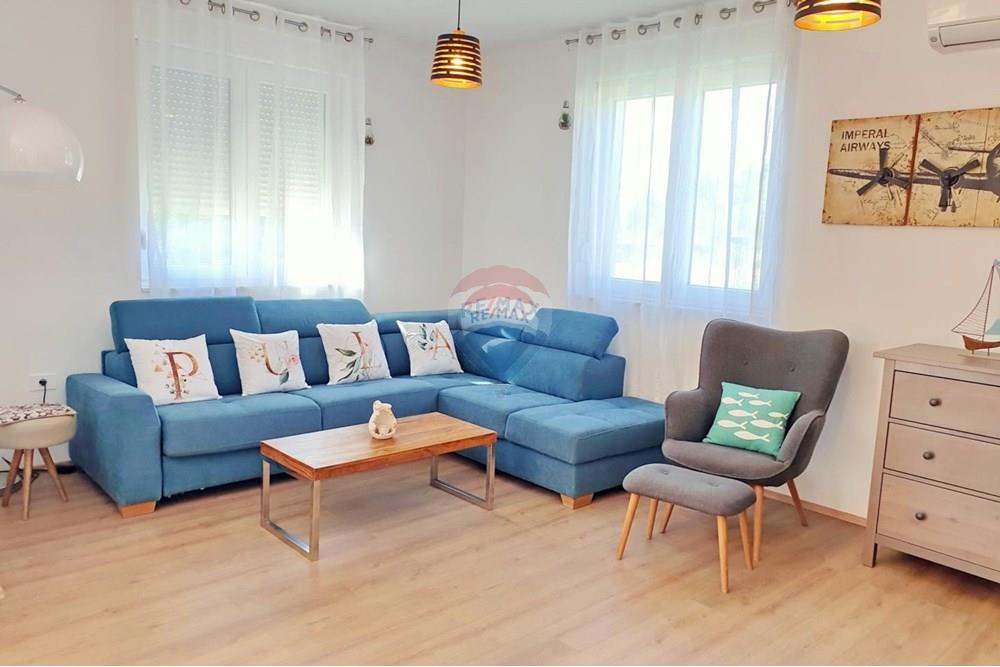 Kuća  - Za prodaju - Pula, Hrvatska - 1762726176_dnevni04.jpg - 300041089-485