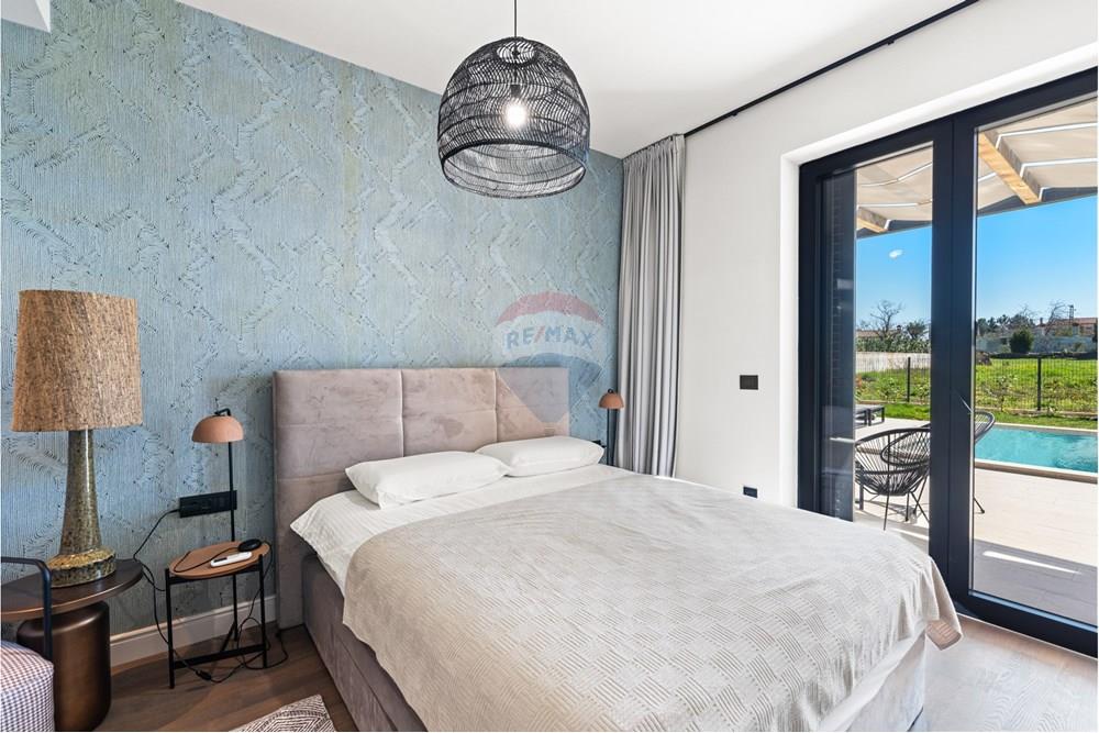 Kuća  - Za prodaju - Marčana, Hrvatska - 810_7990.jpg - 300571006-296