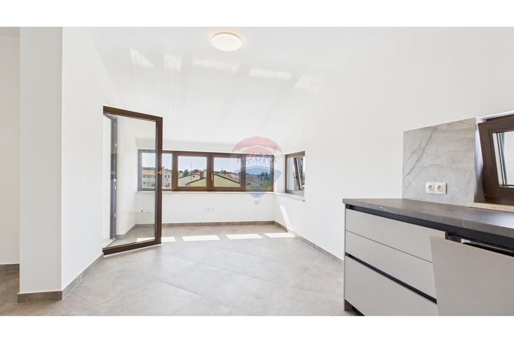 Stan-Apartman - Za prodaju - Rovinj, Hrvatska - 1760169620_cam04300g0-pr0099-still003.jpg - 300571007-395