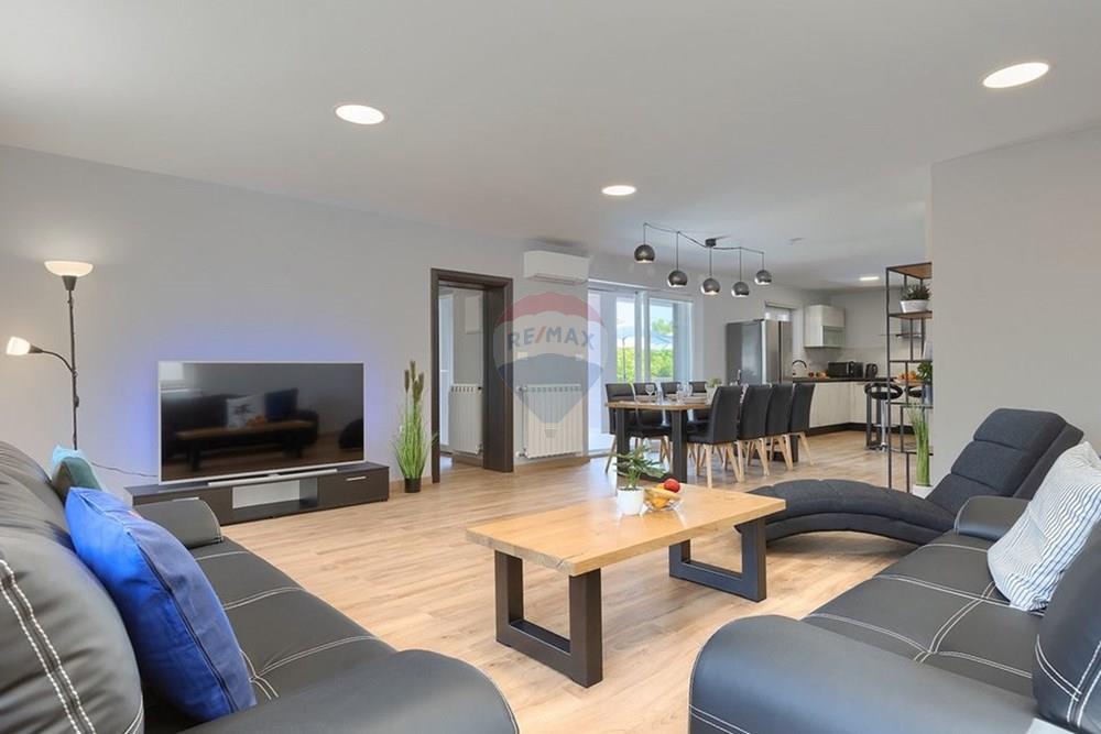 Kuća  - Za prodaju - Labin, Hrvatska - cls417_living_03.jpg - 300291006-766