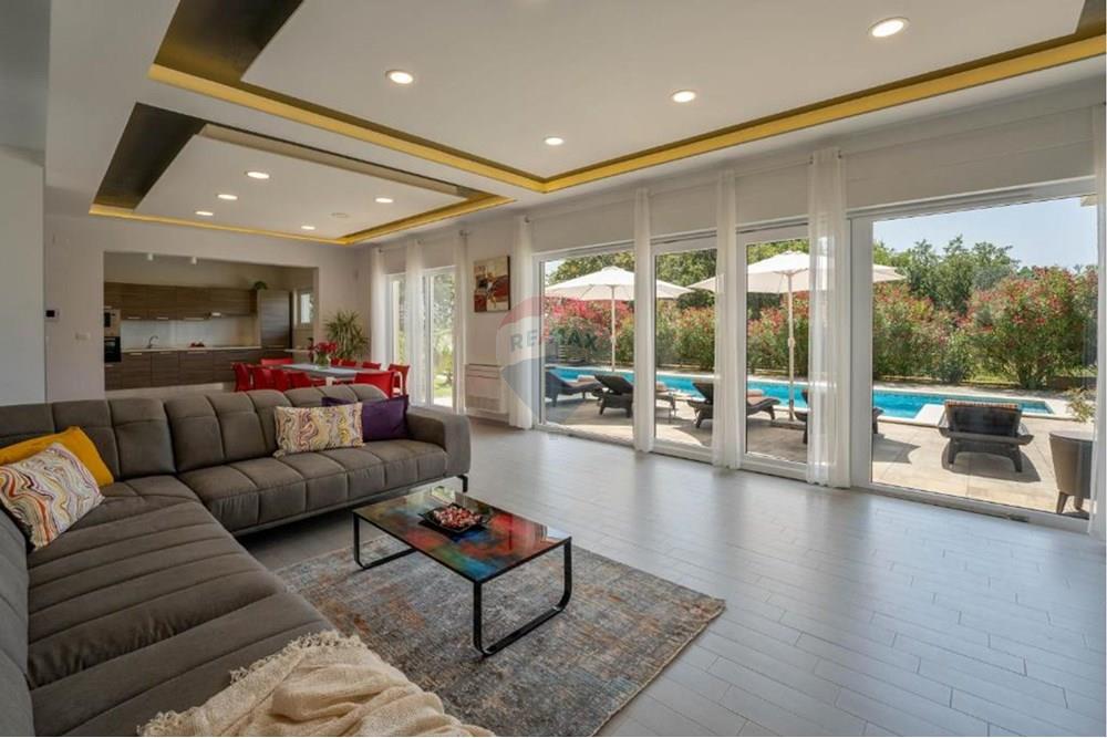 Kuća  - Za prodaju - Medulin, Hrvatska - 14.jpg - 300041074-637