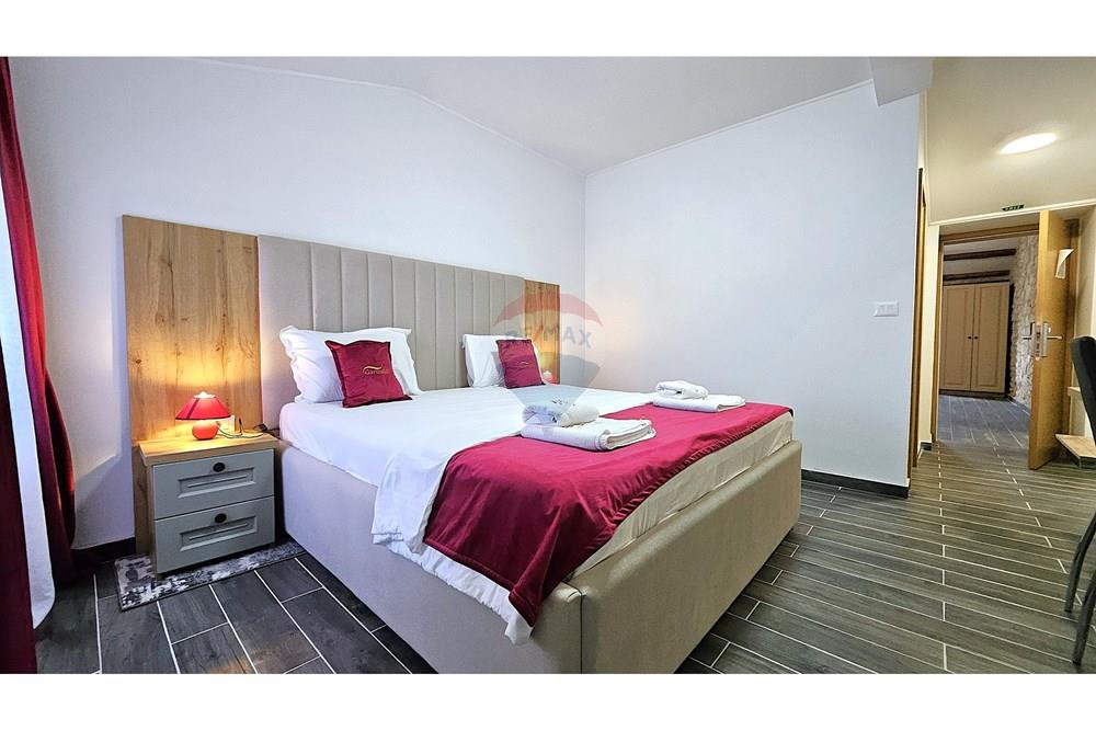 Hotel / Kamp - Za prodaju - Umag, Hrvatska - 2.jpg - 300441016-313