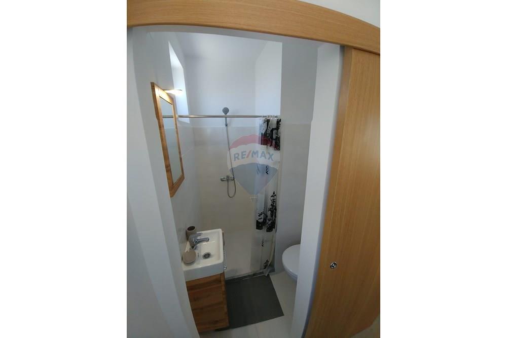 Dvojna kuća - Za prodaju - Privlaka, Hrvatska - privlaka-kuca-tri-namjestena-apartmana-prodaja-slika-249536693.jpg - 300501008-6091