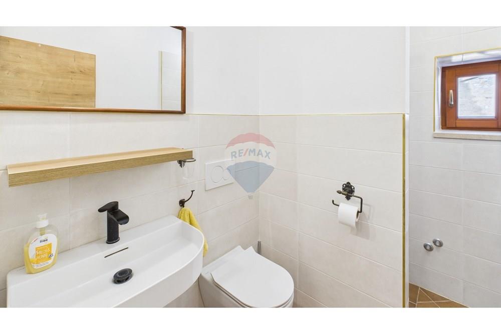 Kuća  - Za prodaju - Buje, Hrvatska - 66.jpg - 300441010-493