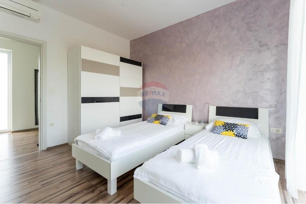 Kuća  - Za prodaju - Medulin, Hrvatska - 25.jpg - 300041074-637