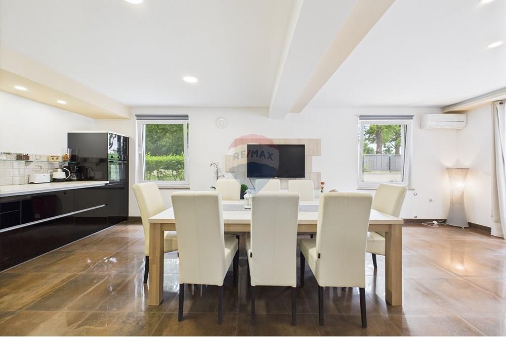 Kuća  - Za prodaju - Svetvinčenat, Hrvatska - CAM04300G0-PR0063-STILL005.jpg - 300041074-603