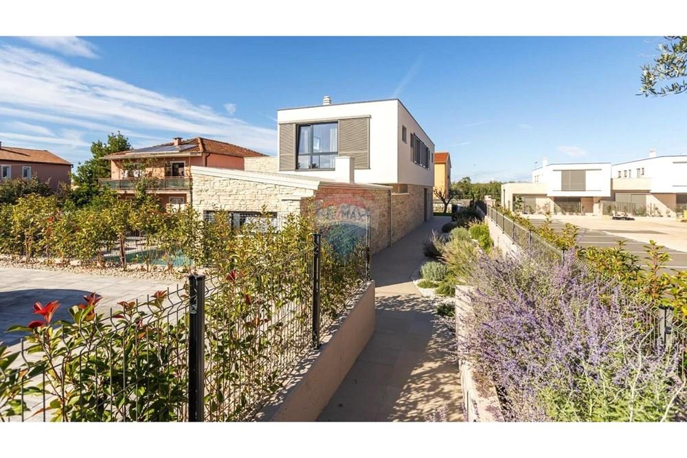 Kuća  - Za prodaju - Umag, Hrvatska - 1763128033_72.jpg - 300441010-523