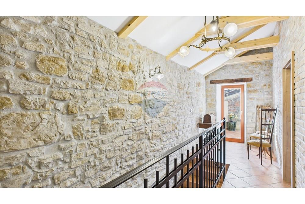 Kuća  - Za prodaju - Buje, Hrvatska - 52.jpg - 300441010-493