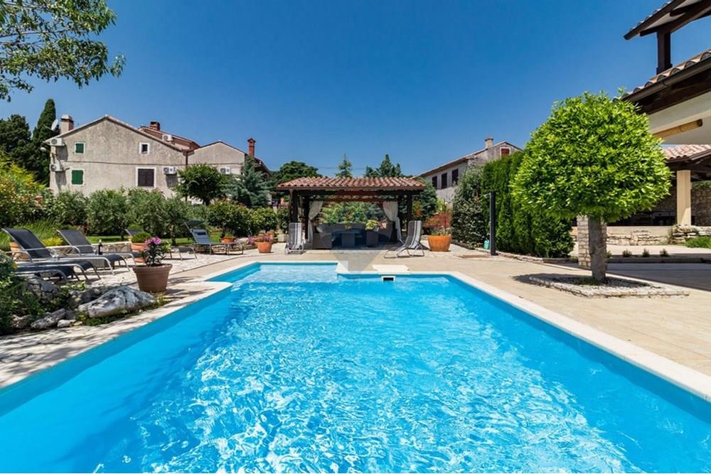 Kuća  - Za prodaju - Barban, Hrvatska - cil691_pool_04.jpg - 300291006-763