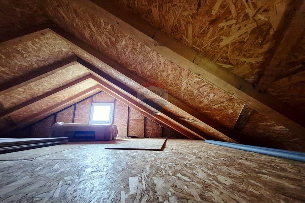 Vikendica - Za prodaju - Petrinja, Hrvatska - WhatsApp Image 2025-12-19 at 13.27.49 (1).jpeg - 300761006-81