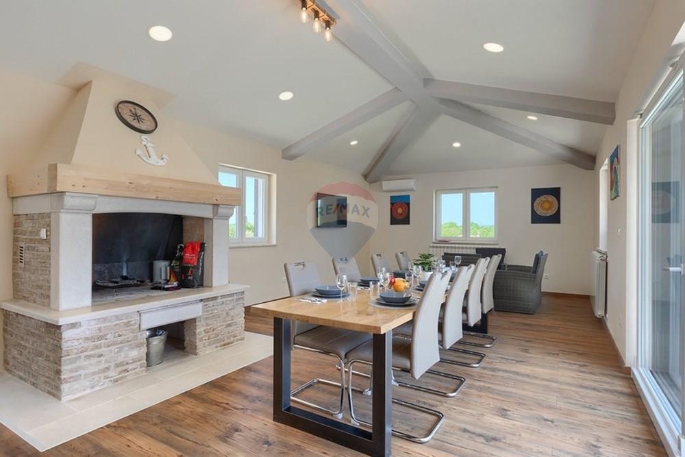 Kuća  - Za prodaju - Labin, Hrvatska - cls417_living_06.jpg - 300291006-766