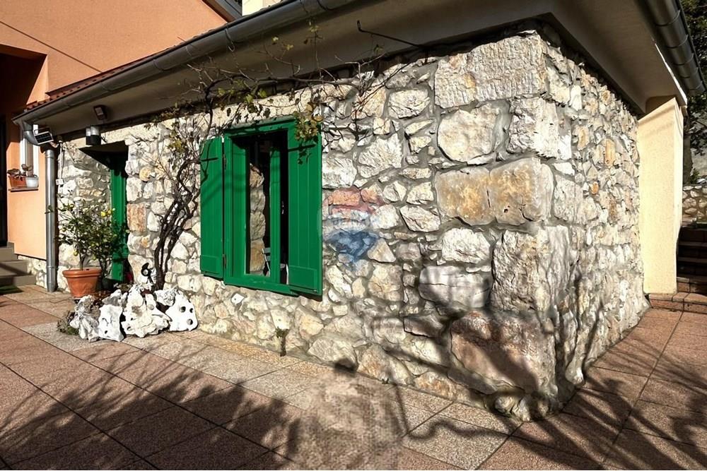 Kuća  - Za prodaju - Kraljevica, Hrvatska - 1764936663_img_2233.jpg - 300031176-42