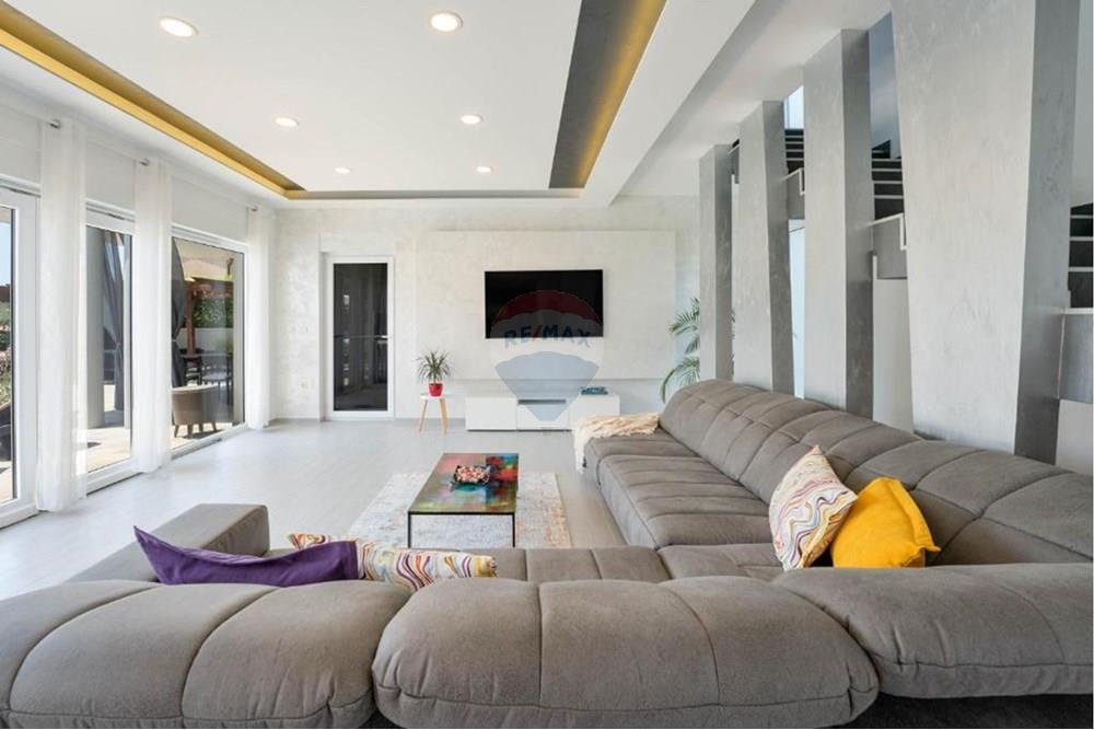 Kuća  - Za prodaju - Medulin, Hrvatska - 16.jpg - 300041074-637