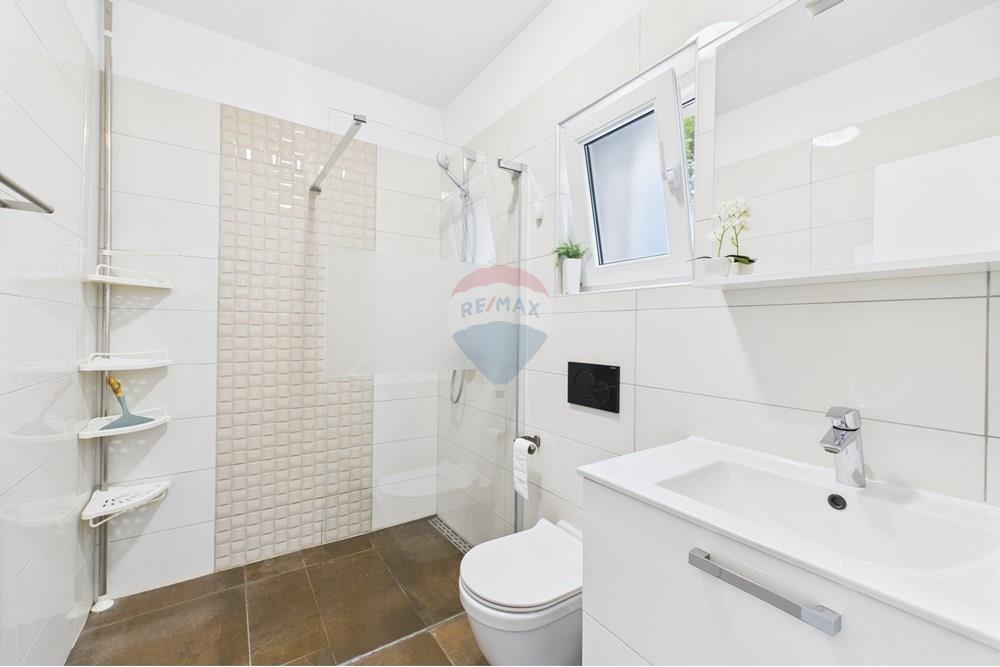 Kuća  - Za prodaju - Svetvinčenat, Hrvatska - CAM04300G0-PR0063-STILL007.jpg - 300041074-603