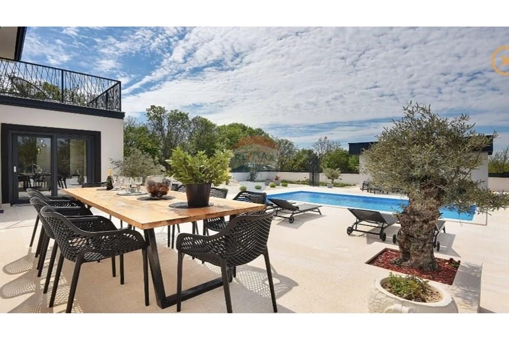 Vila - Za prodaju - Marčana, Hrvatska - IMG-20250725-WA0077.jpg - 300421051-40