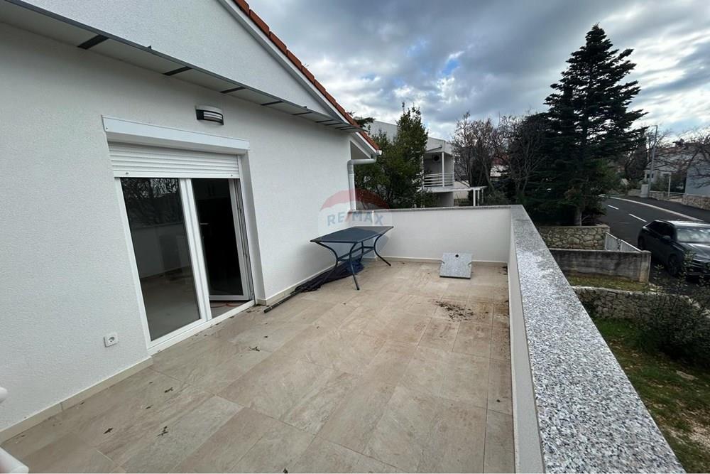 Dvojna kuća - Za prodaju - Novalja, Hrvatska - WhatsApp Image 2026-02-18 at 14.18.55 (4).jpeg - 300411003-3118