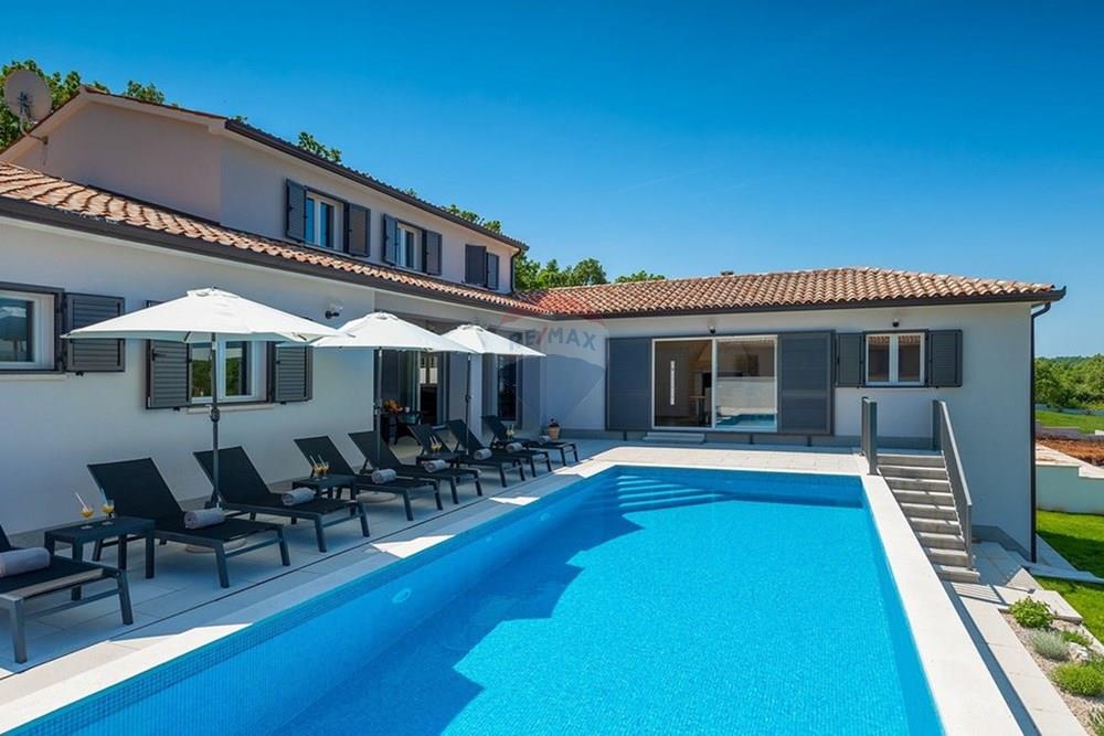 Kuća  - Za prodaju - Labin, Hrvatska - cls417_pool_08.jpg - 300291006-766